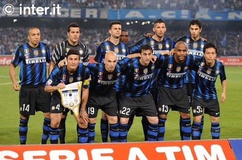 世体：本赛季巴萨15场比赛丢20球，弗里克防守战术再受质疑（世体：巴萨本季15战丢20球，弗里克防守体系再度受质疑）